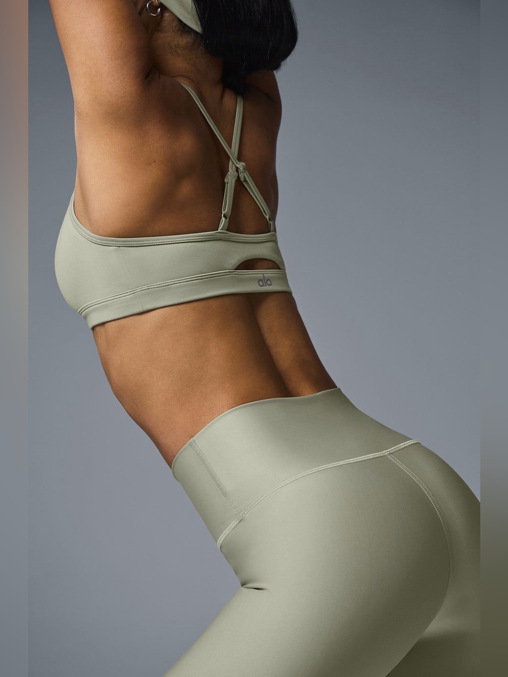 ALO Yoga airlift intrigue bra Sz M in green like new MSRP:$78